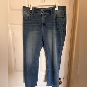 Blue Skinny Jeans with Soft Denim and Casual Finish
